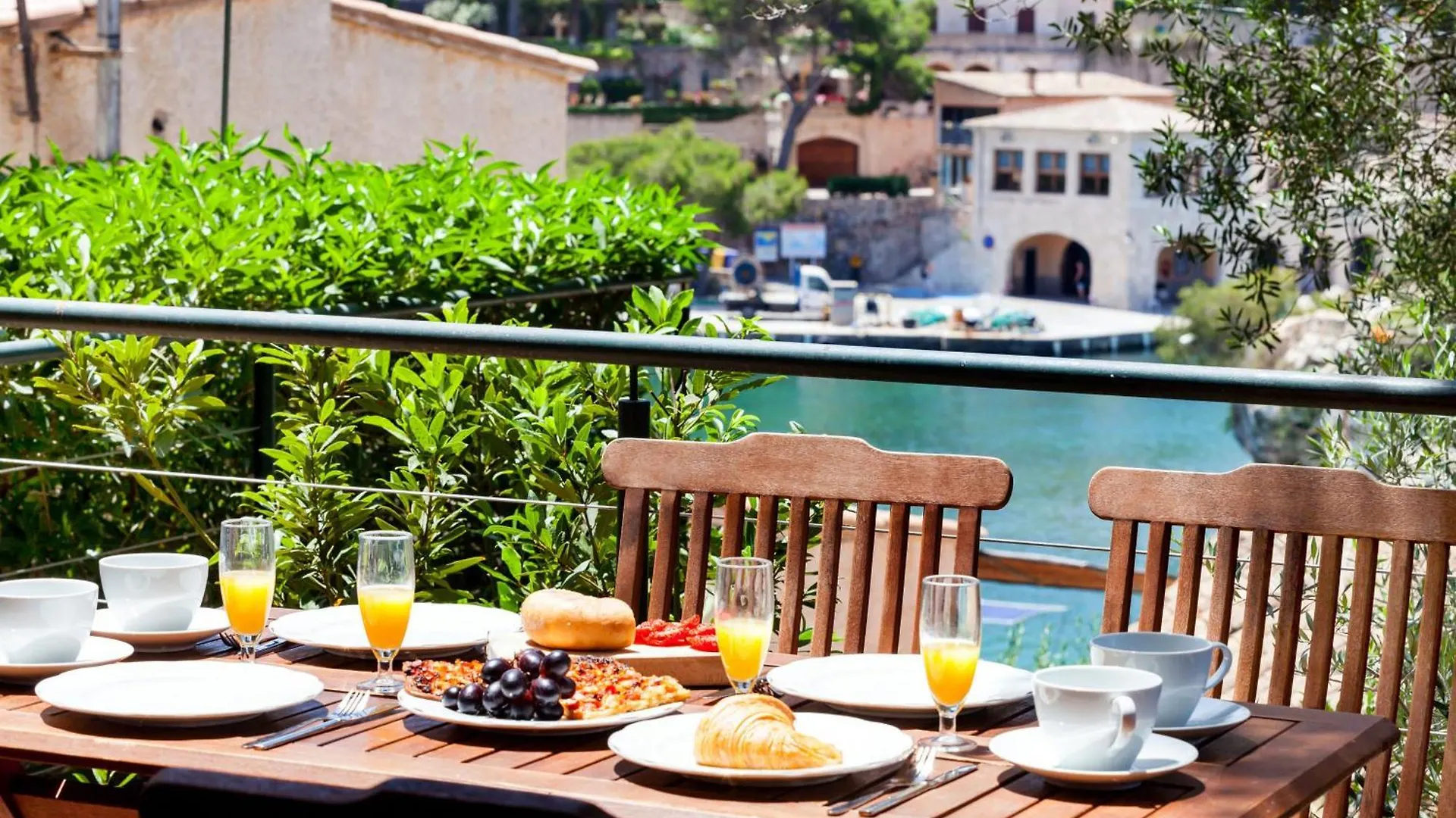 Harbour View 2 Apartment Cala Figuera